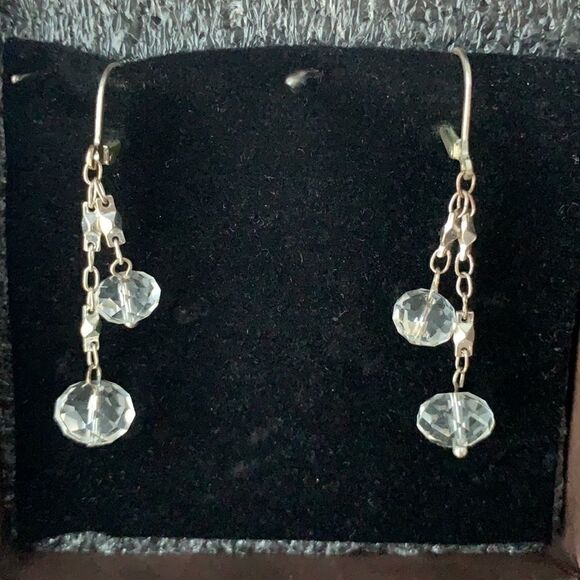 Crystal lever back dangle earrings - Picture 4 of 4